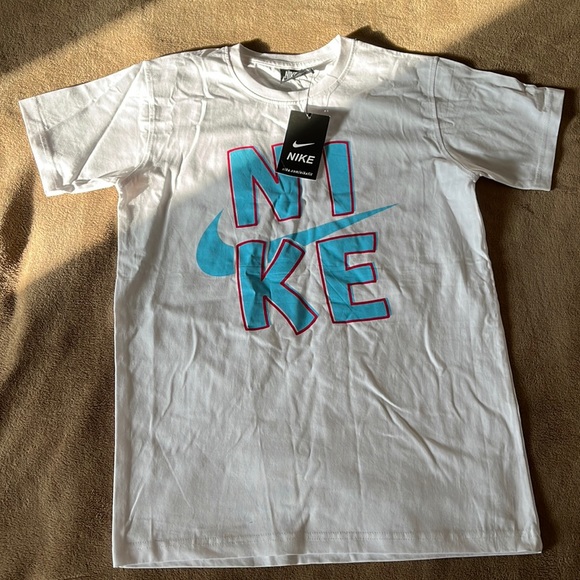 Nike XS t-shirt - Picture 1 of 3